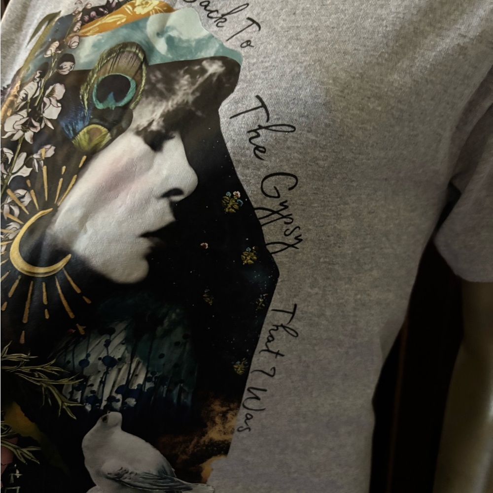 Stevie Nicks Graphic Tee with Artistic Portrait and Dove - Light Gray - Picture 4 of 7